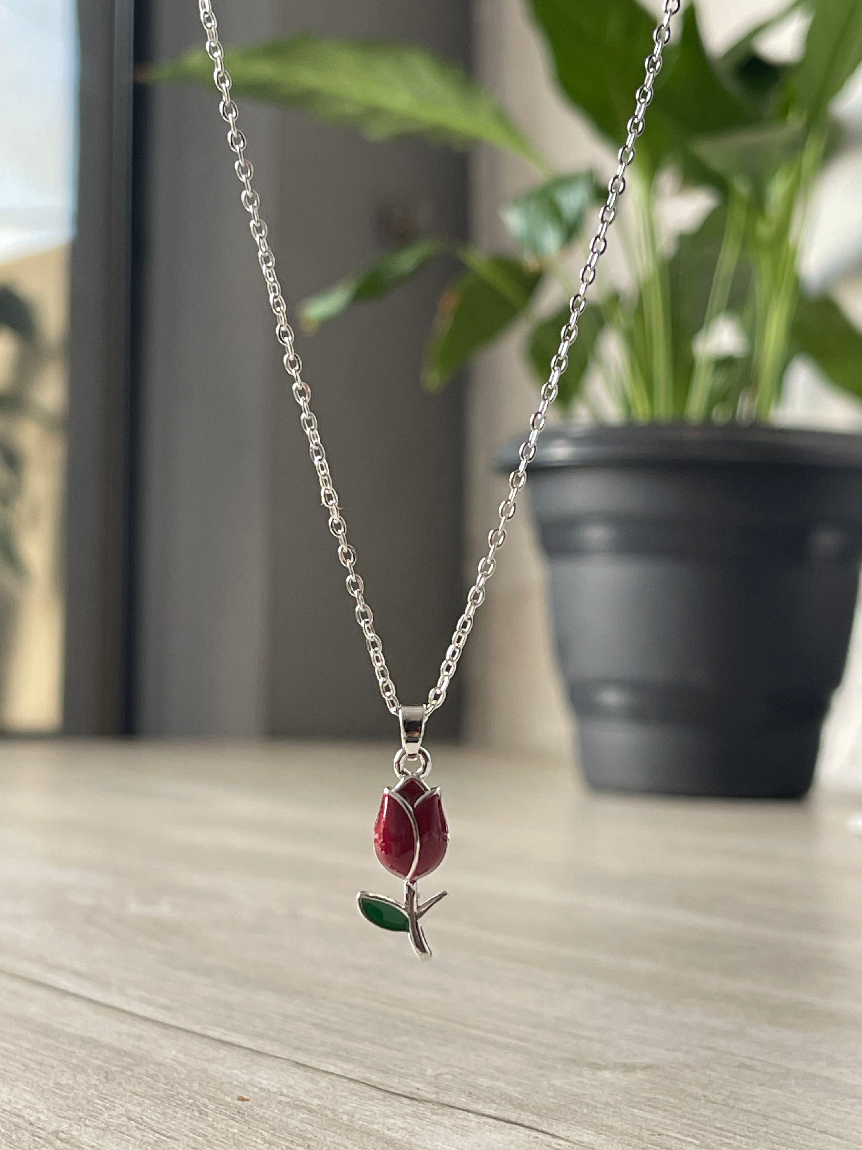 Collar tulipán plateado