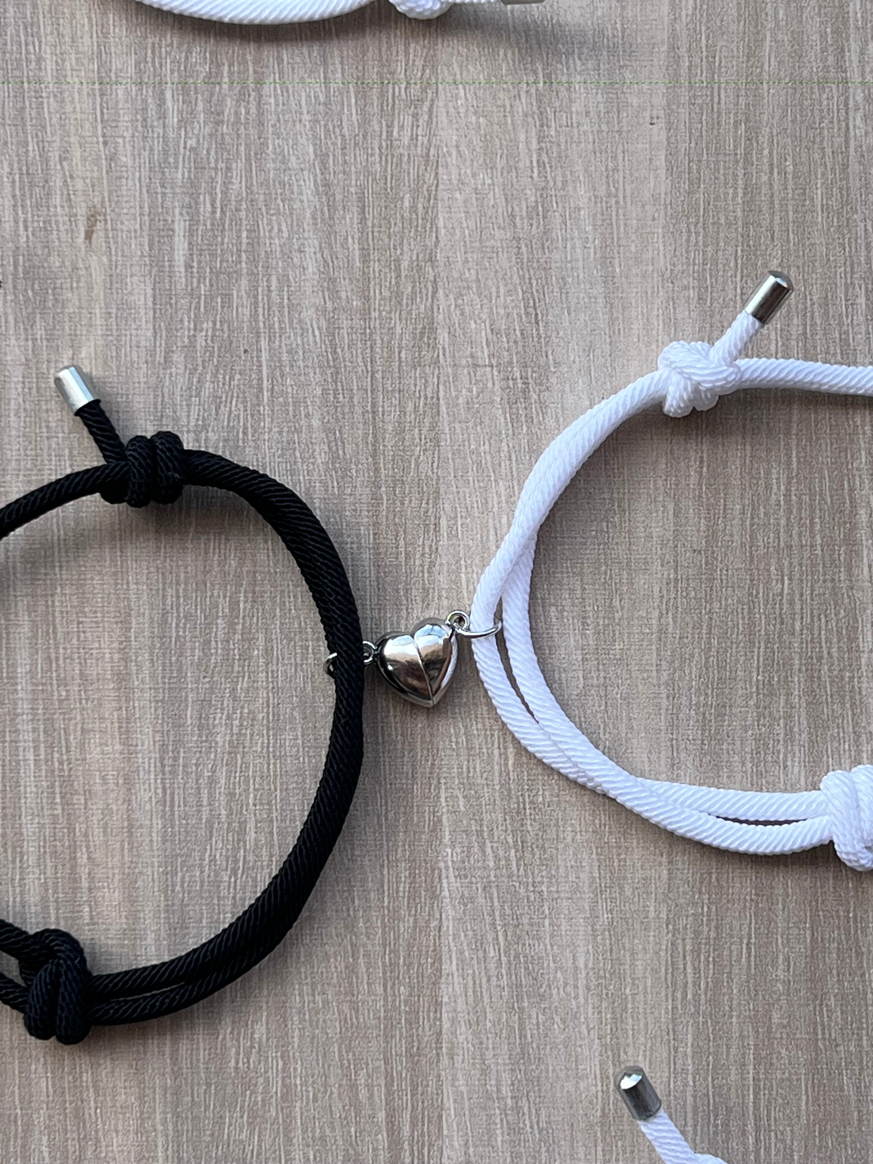 Pulsera cuerdas para compartir