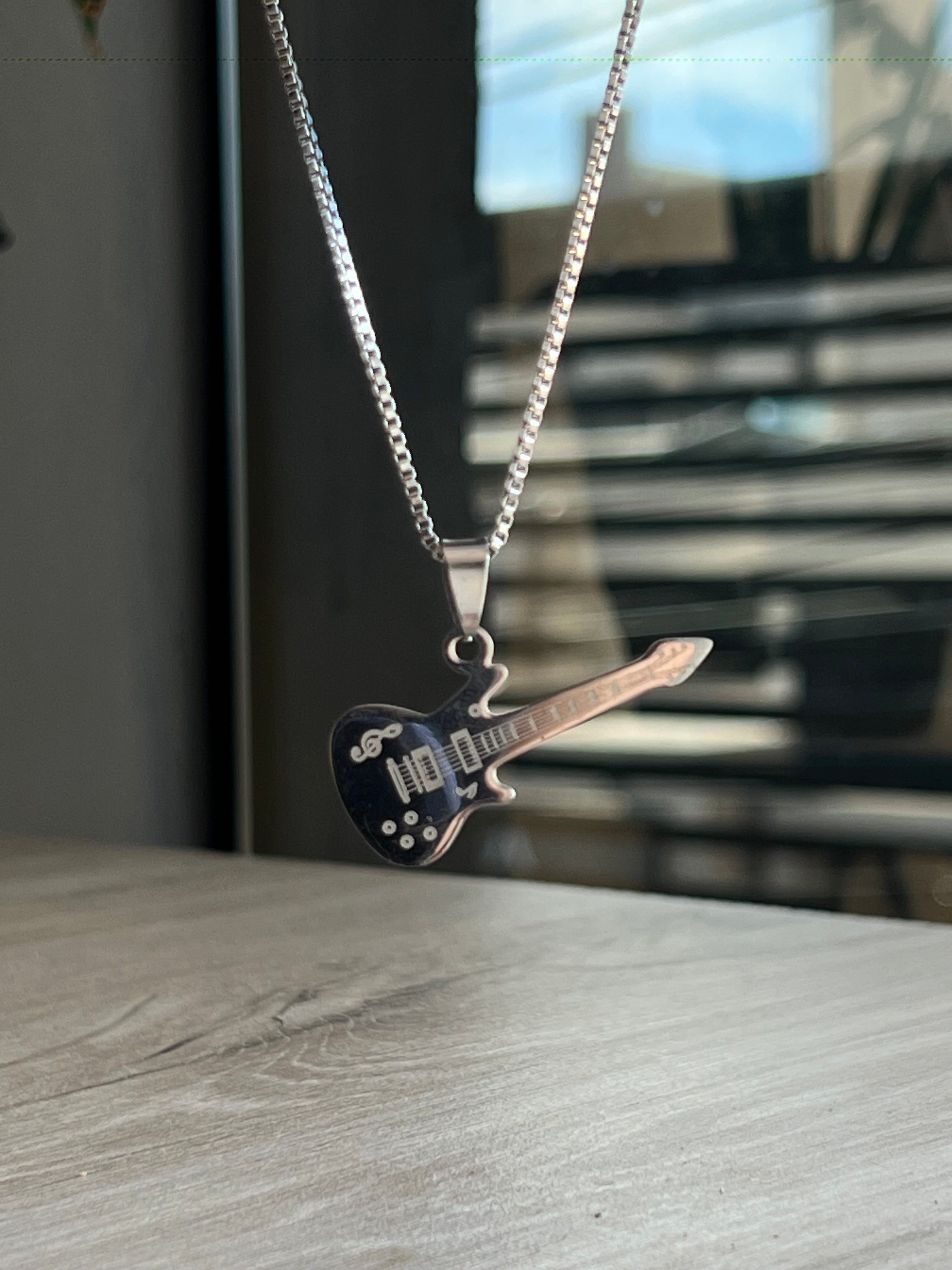 Collar guitarra