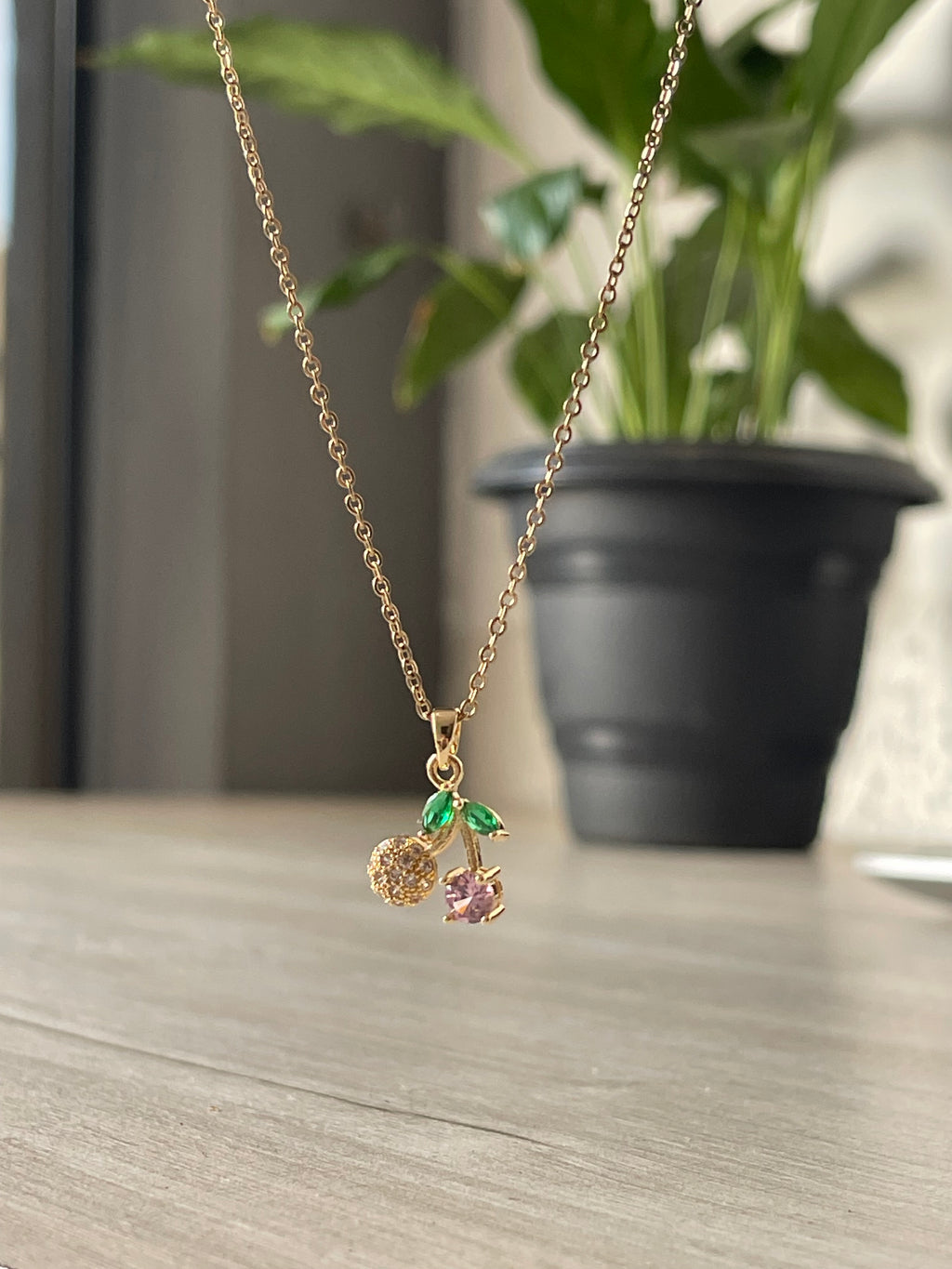 Collar cereza diamante