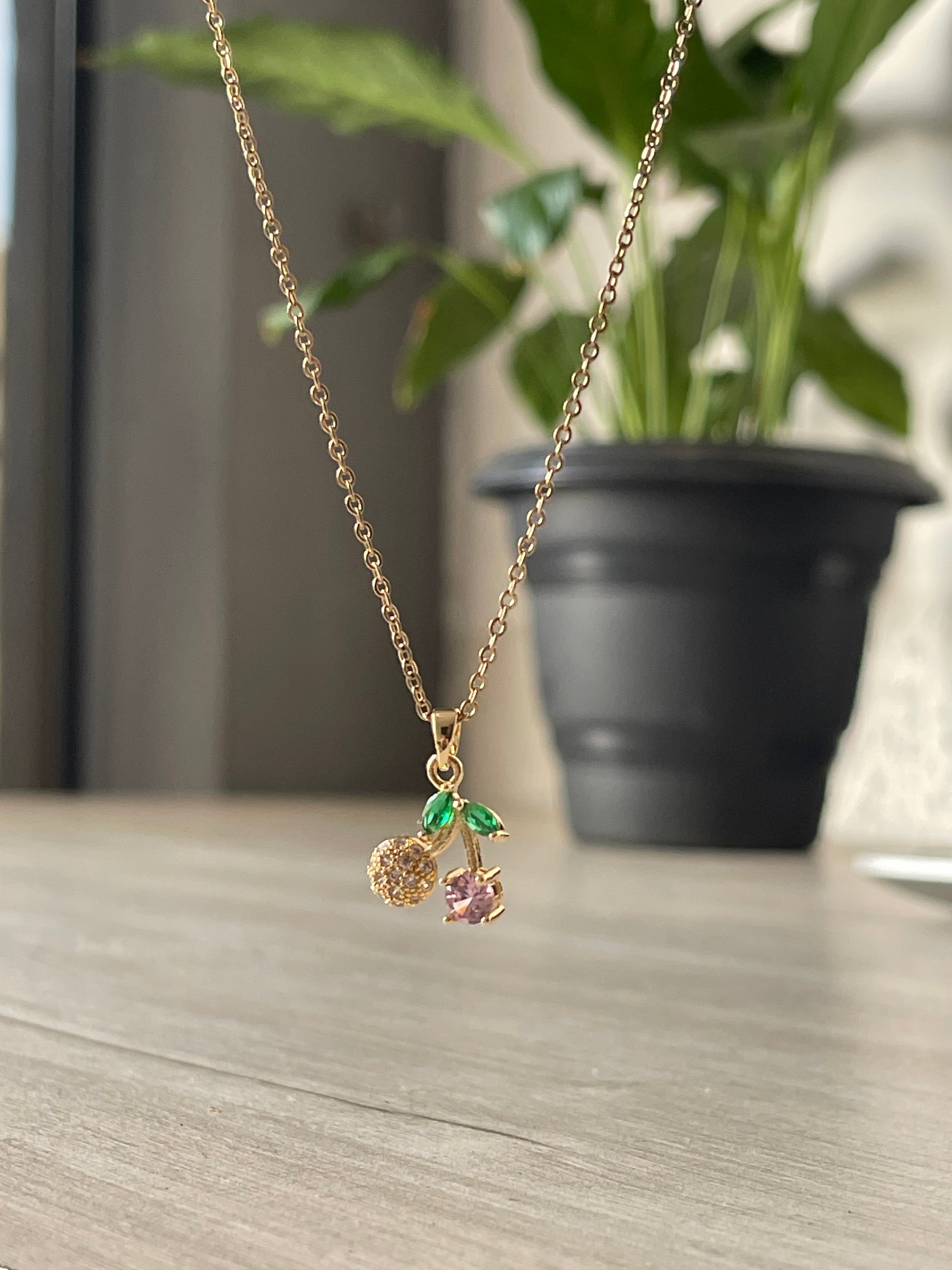 Collar cereza diamante