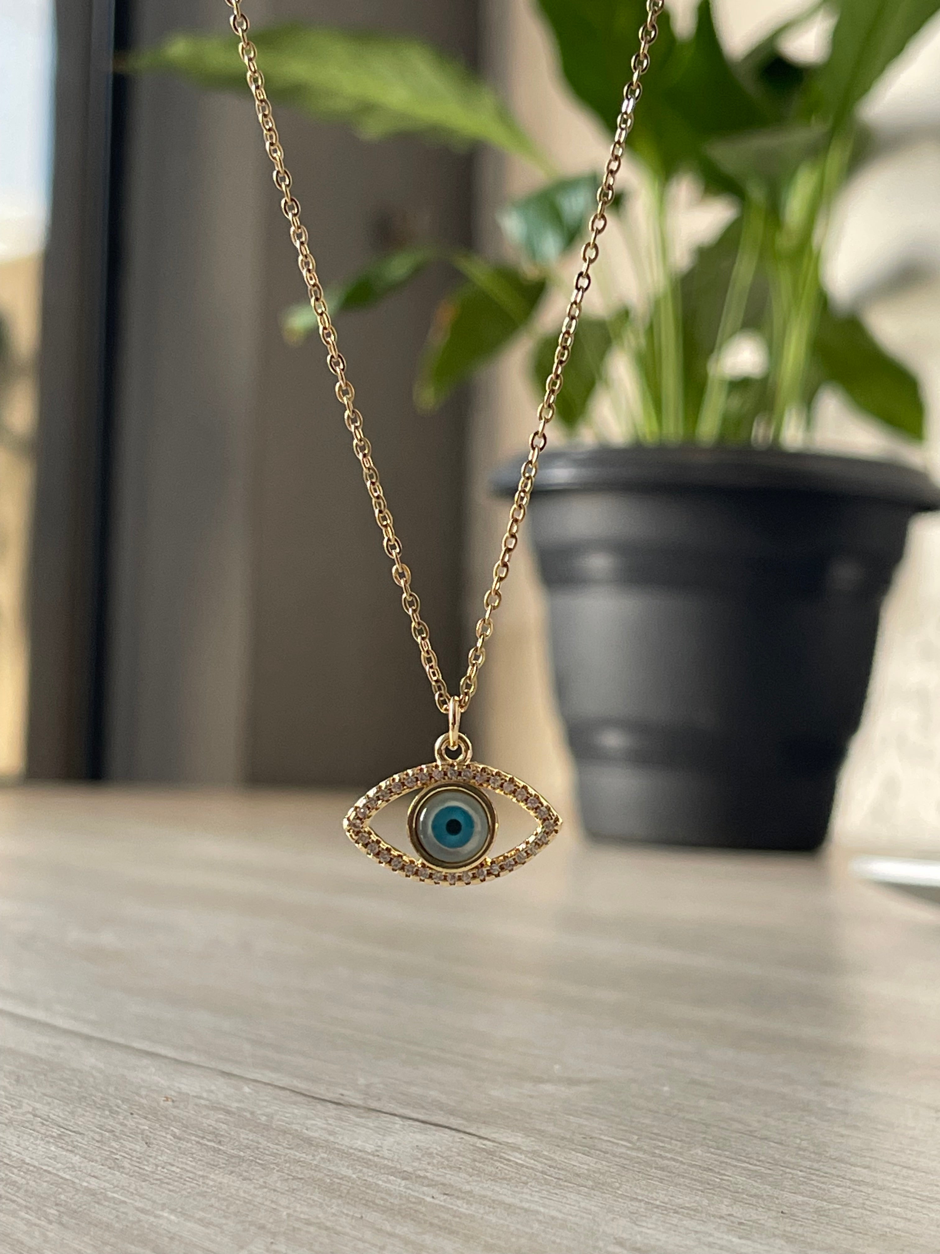 Collar ojo