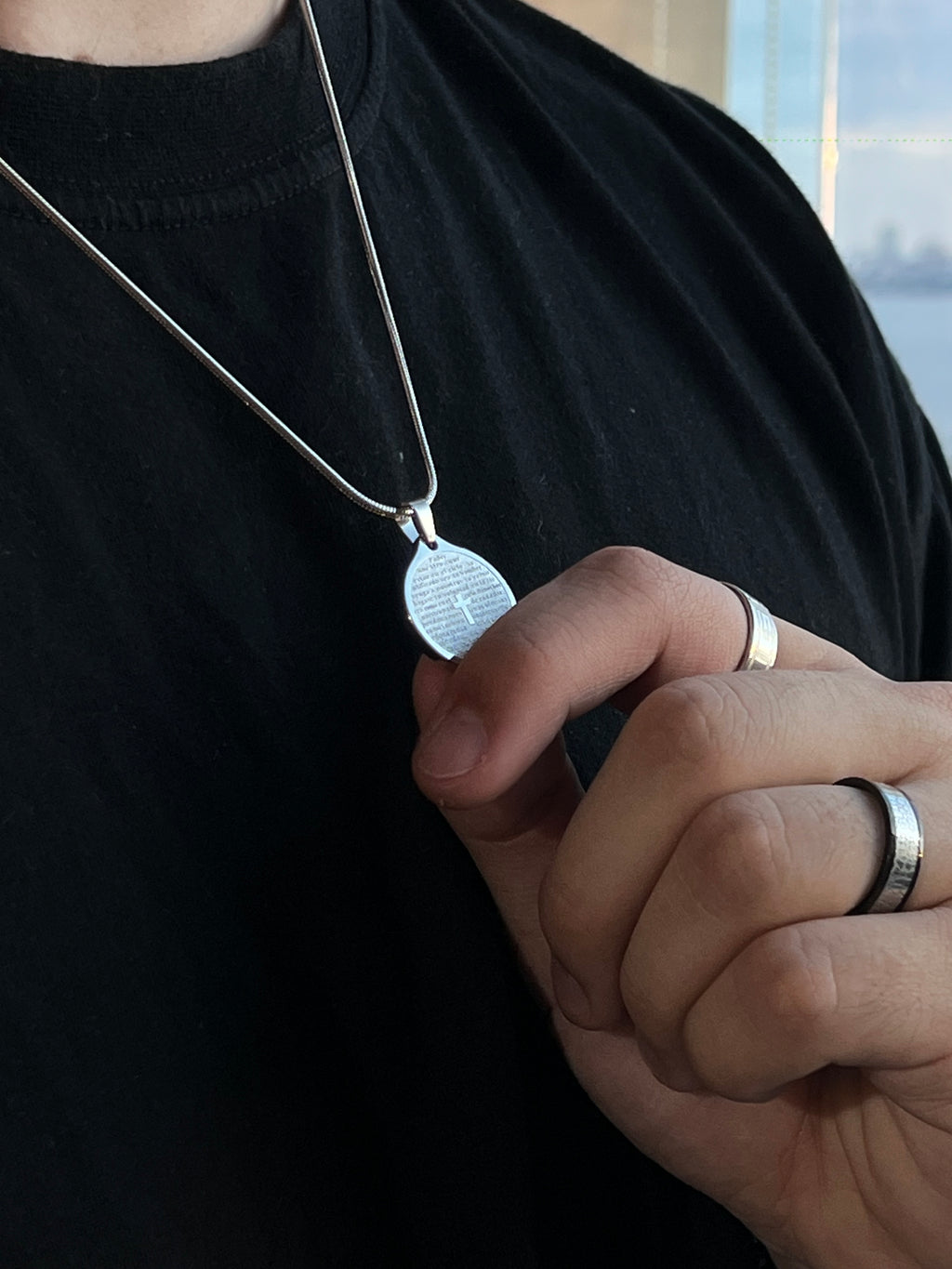 Anillo escamas