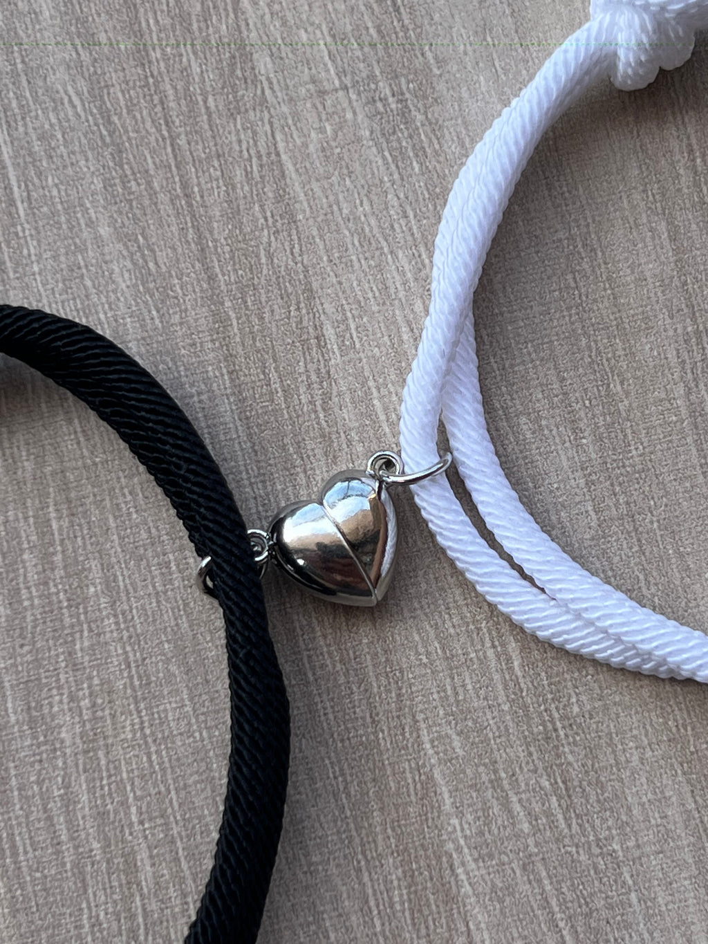 Pulsera cuerdas para compartir