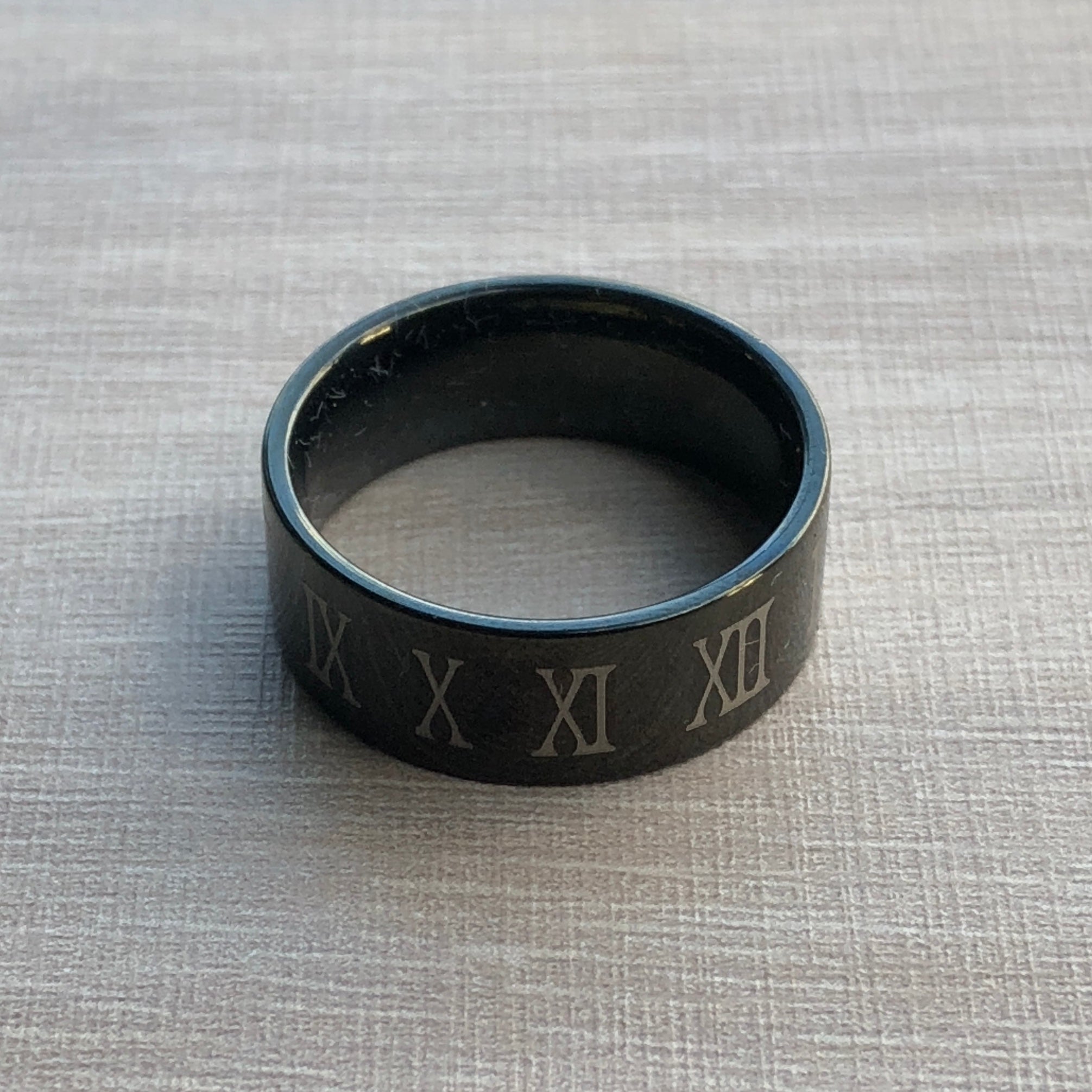 Anillo negro romano