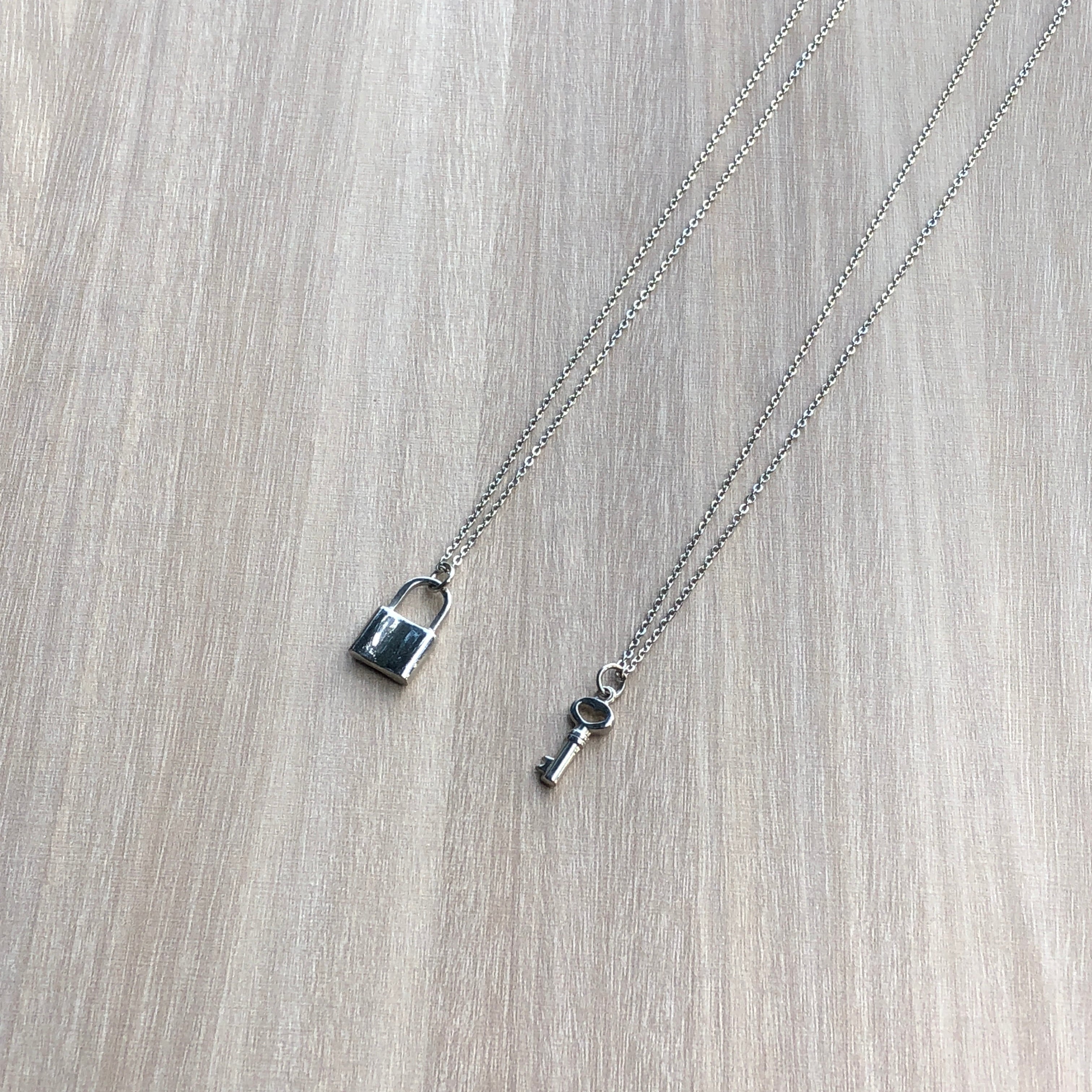 Collares candado y llave para compartir